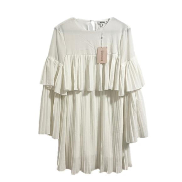 Missguided Dresses & Skirts - NWT MISSGUIDED White Pleated Smock Tiered Long-Sleeve Dress Women’s US Size 4